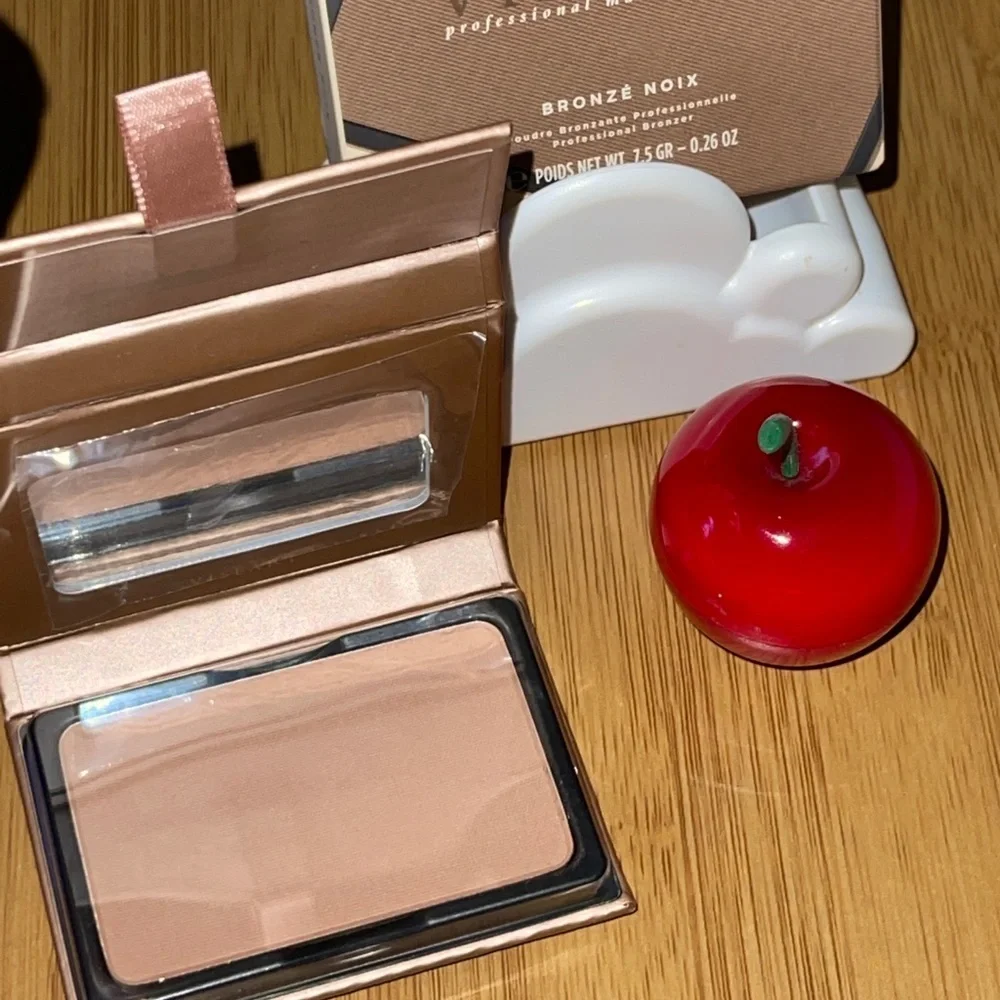 VISEART Professional Makeup Bronze Noix Powder Bronzer
